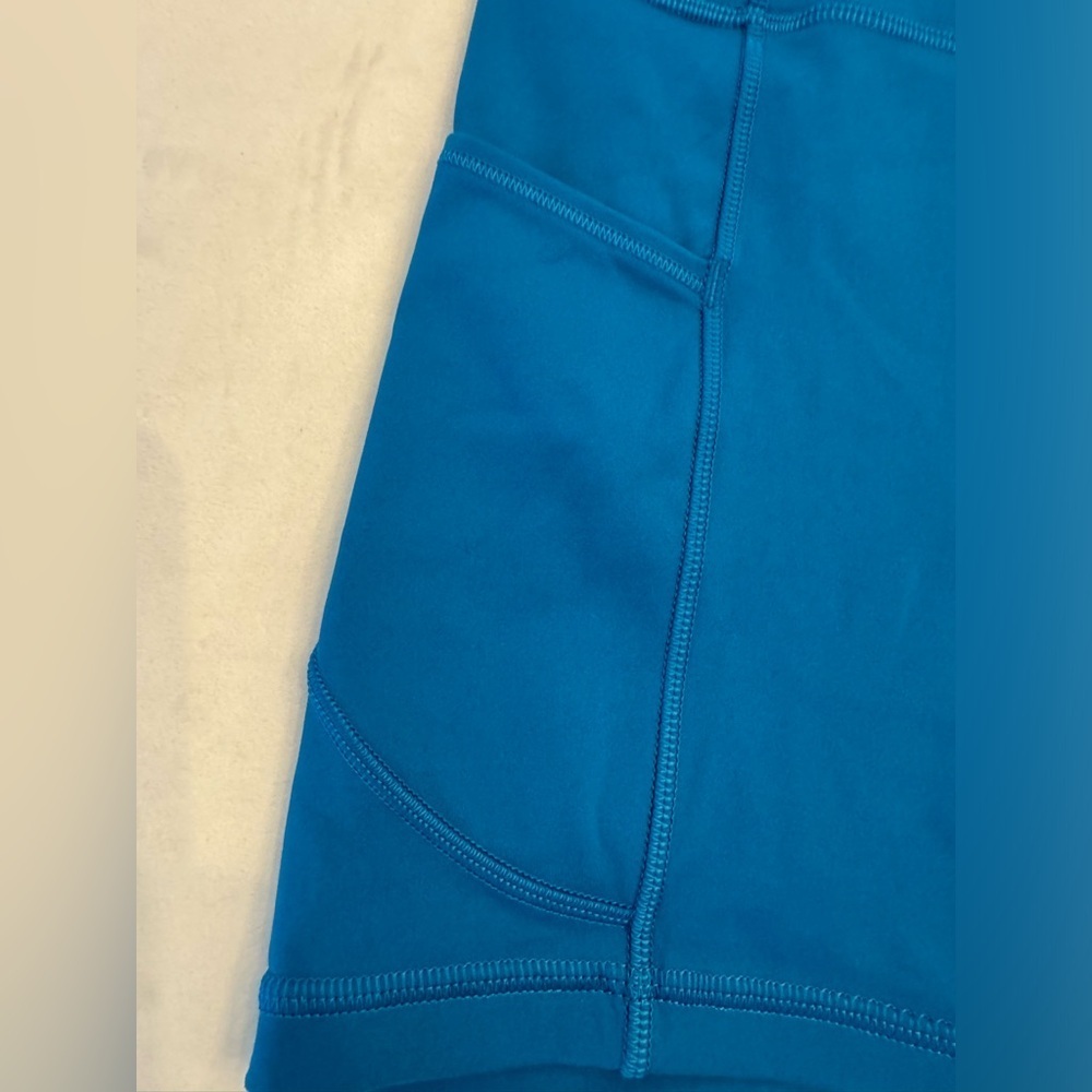 EUC! Lululemon Fast And Free Short 6" *Non-Reflective, sz 2 - Picture 5 of 13